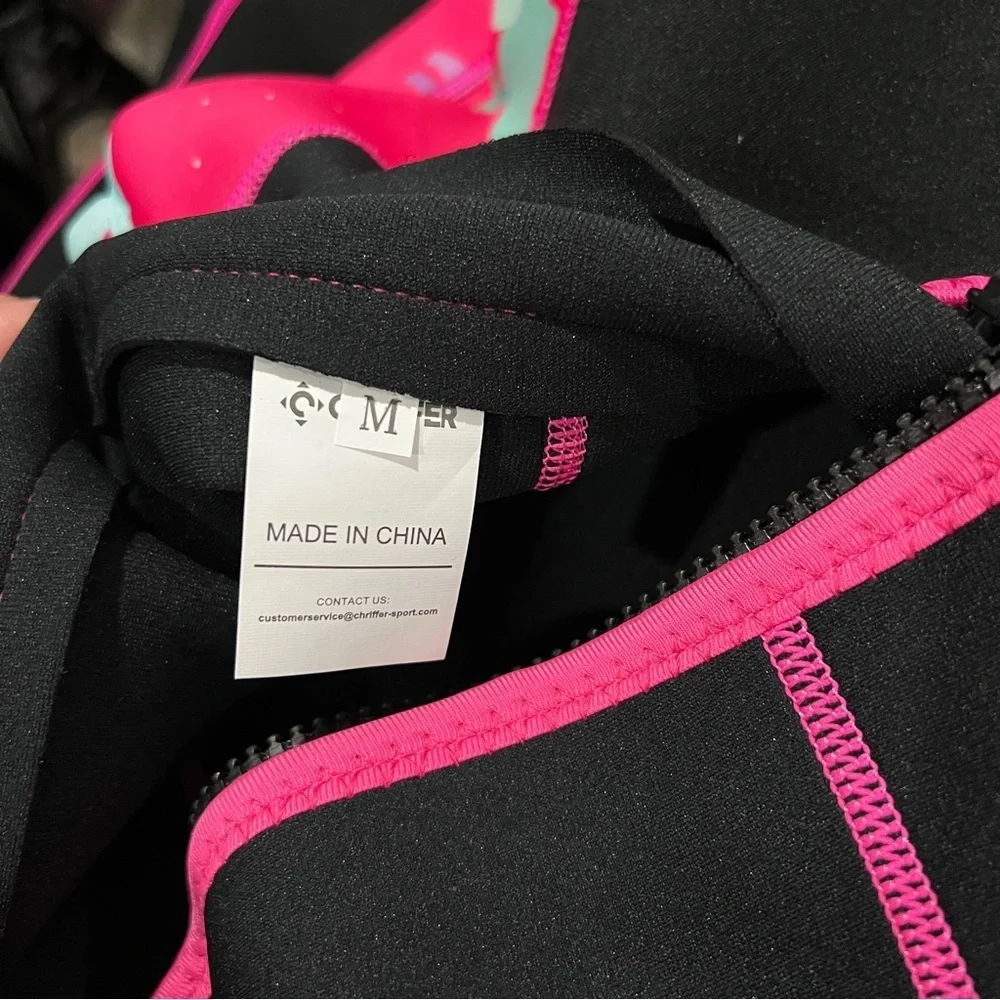 Chriffer Kids Wetsuit Size Medium Pink/Black Dino Print Details Short Sleeve